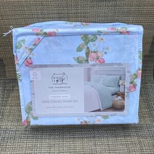 Shabby Chic The Farmhouse by Rachel Ashwell Wild Berry QUEEN Sheet Set 4pc